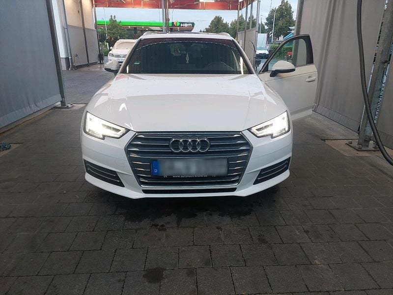 Weiß Gebraucht 2016 Audi A4 Sport Kombi | 13.500 € (Superpreis) - Bild 1/4
