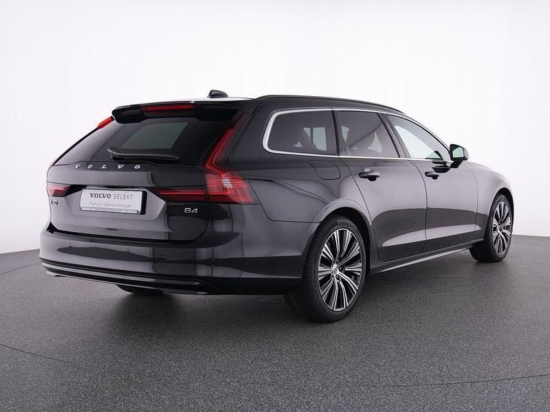 Gebraucht Volvo V90 Core 197 PS (144 kW) 2024 Schwarz Kombi