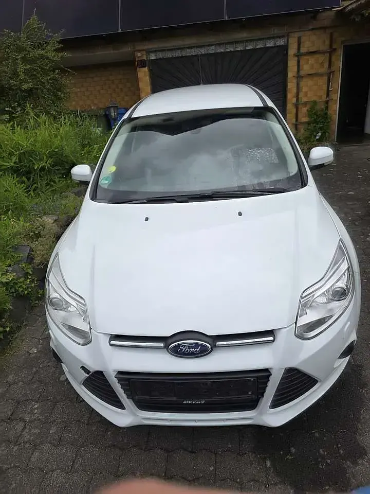 Gebraucht Ford Focus 116 PS (85 kW) 2013 Kombi