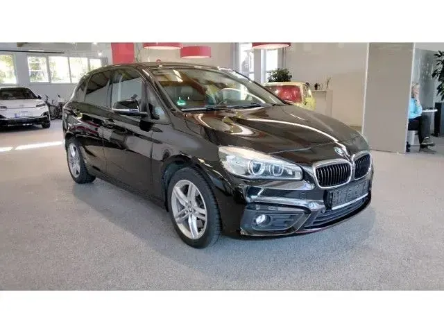 Używany BMW 225 Active Tourer 231 KM (169 kW) 2015 Czarny Minivan