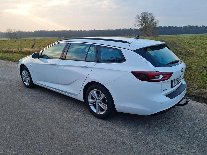 Gebraucht Opel Insignia Business 136 PS (100 kW) 2018 Weiß Kombi