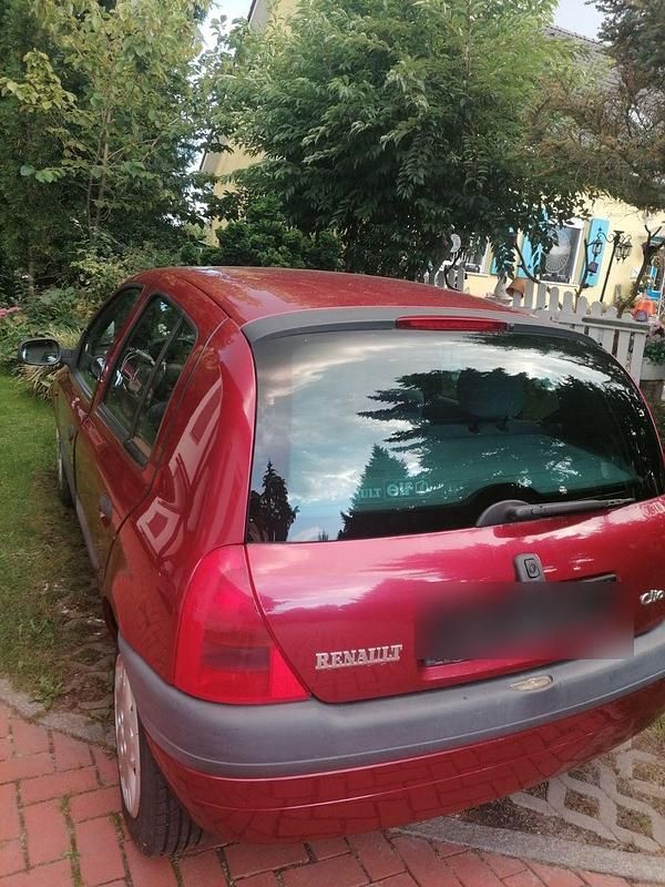 Rot Gebraucht 1999 Renault Clio II Limousine | 2.000 € (Fairer Preis) - Bild 1/4