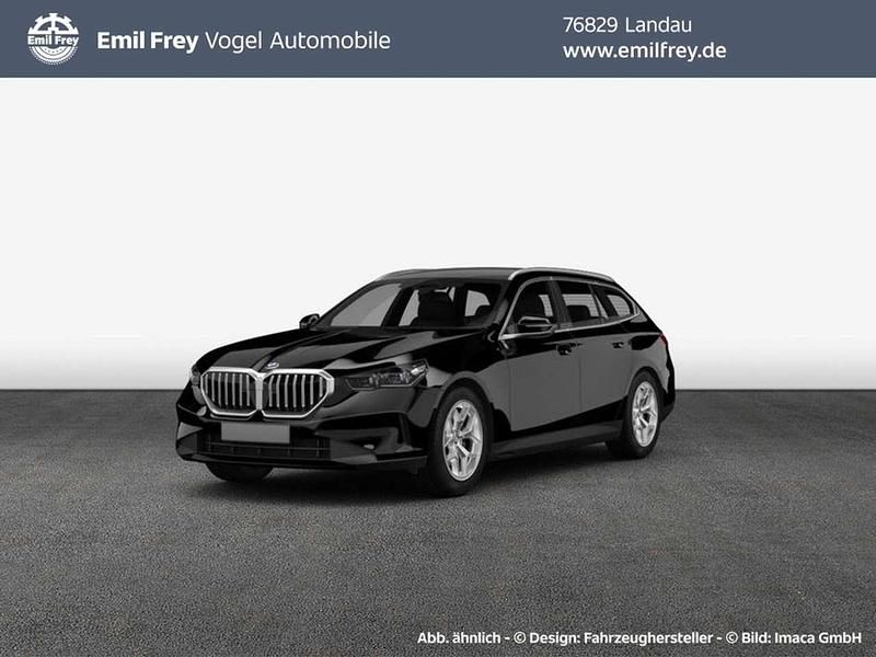 Schwarz Neu 2025 BMW 520 M Sport Kombi | 88.120 € - Bild 1/3