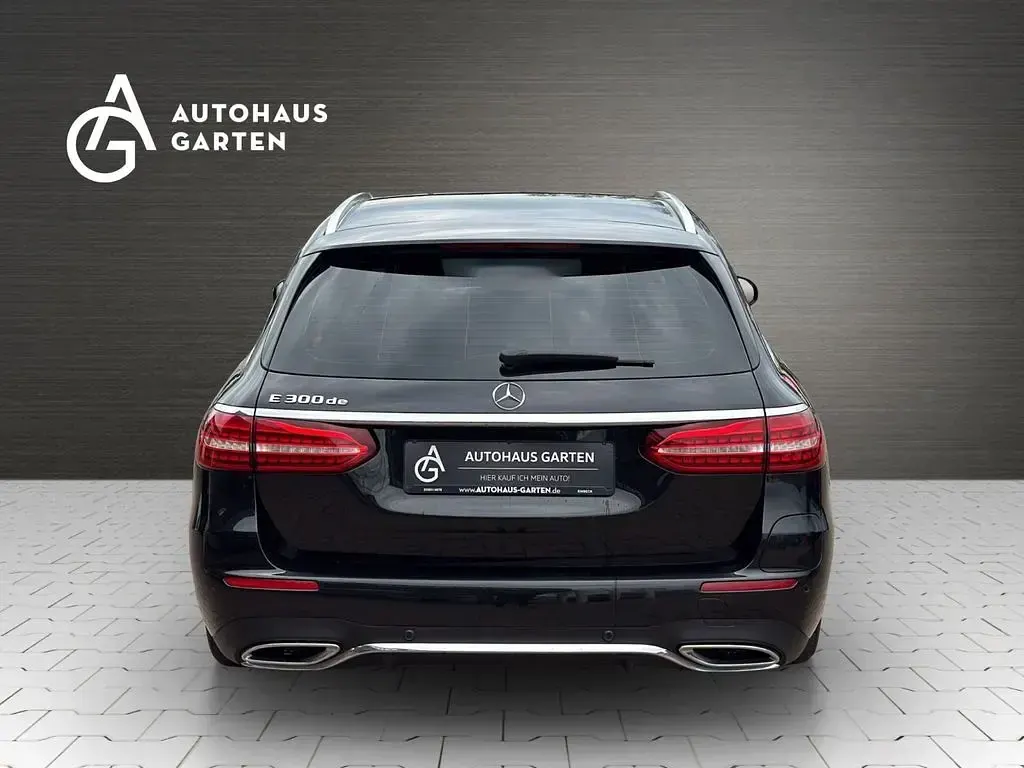 Gebraucht Mercedes E300 AMG line 194 PS (142 kW) 2020 Schwarz Limousine