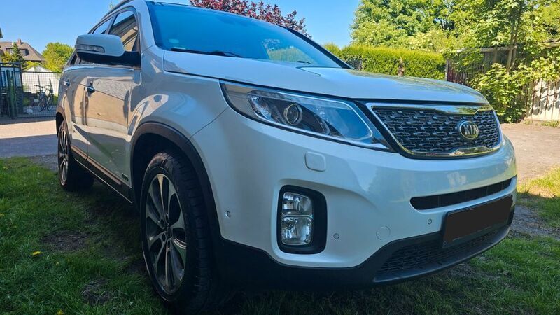 Weiß Gebraucht 2013 Kia Sorento Platinum Edition SUV | 9.300 € (Etwas zu teuer) - Bild 1/4