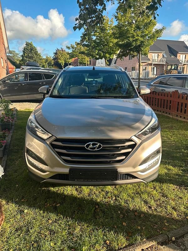 Beige Gebraucht 2016 Hyundai Tucson SUV | 14.500 € (Fairer Preis) - Bild 1/4