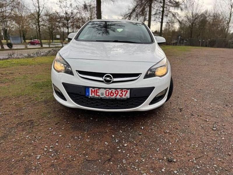 Gebraucht Opel Astra 150 PS (110 kW) 2013 Weiß Kombi