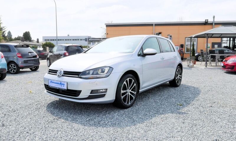 Silber Gebraucht 2016 VW Golf VII Allstar Limousine | 13.900 € (Fairer Preis) - Bild 1/4