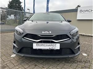 Neu Kia Ceed Style 140 PS (102 kW) 2025 Pentametal metallic (schwarz) Kleinwagen