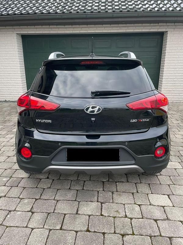 Gebraucht Hyundai i20 Active 120 PS (88 kW) 2016 Schwarz Kleinwagen