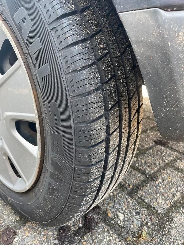 Gebraucht Ford Fiesta 44 PS (32 kW) 2006 Silber Kleinwagen