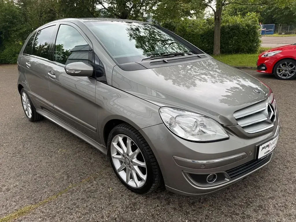 Gebraucht Mercedes B200 Sport 193 PS (141 kW) 2008 Grau Van / Kleinbus