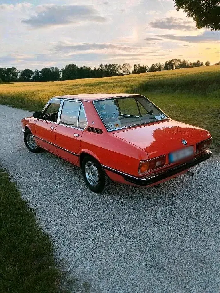 Gebraucht BMW 520 122 PS (89 kW) 1979 Rot Limousine
