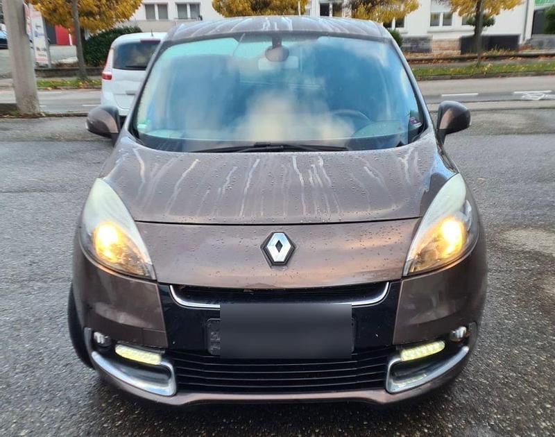 Braun Gebraucht 2012 Renault Scénic III Van / Kleinbus | 2.750 € (Guter Preis) - Bild 1/4