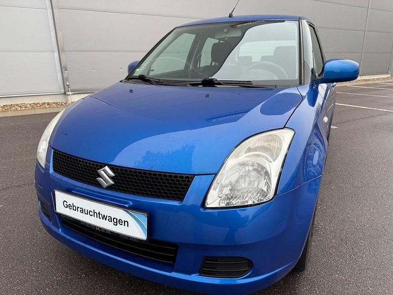 Blau Gebraucht 2005 Suzuki Swift Club Limousine | 1.450 € (Fairer Preis) - Bild 1/4