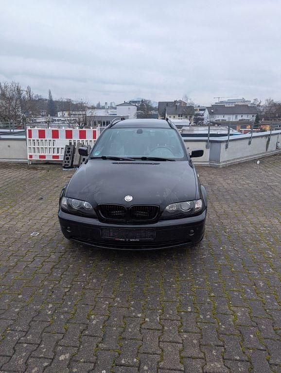 Schwarz Gebraucht 2003 BMW 320 Sport Line Kombi | 2.499 € (Superpreis) - Bild 1/3