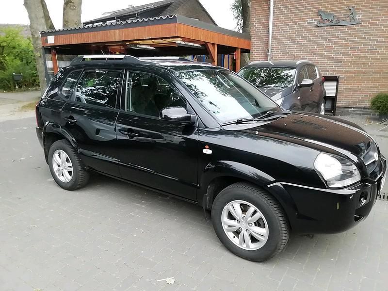 Schwarz Gebraucht 2009 Hyundai Tucson SUV | 4.200 € (Fairer Preis) - Bild 1/4