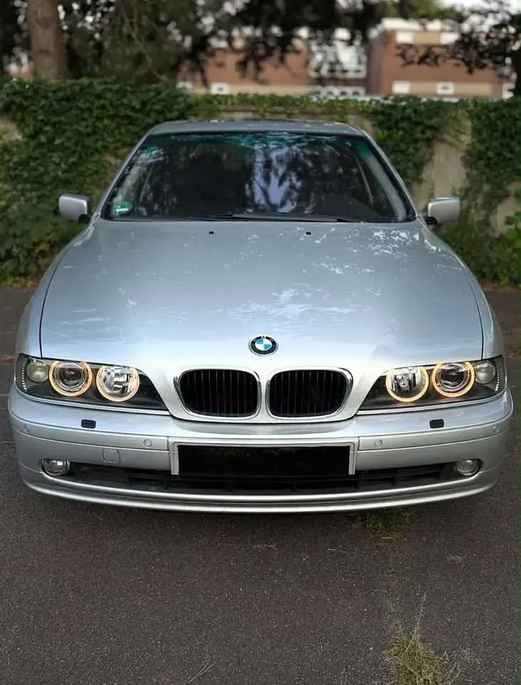 Gebraucht BMW 525 192 PS (141 kW) 2002 Silber Limousine