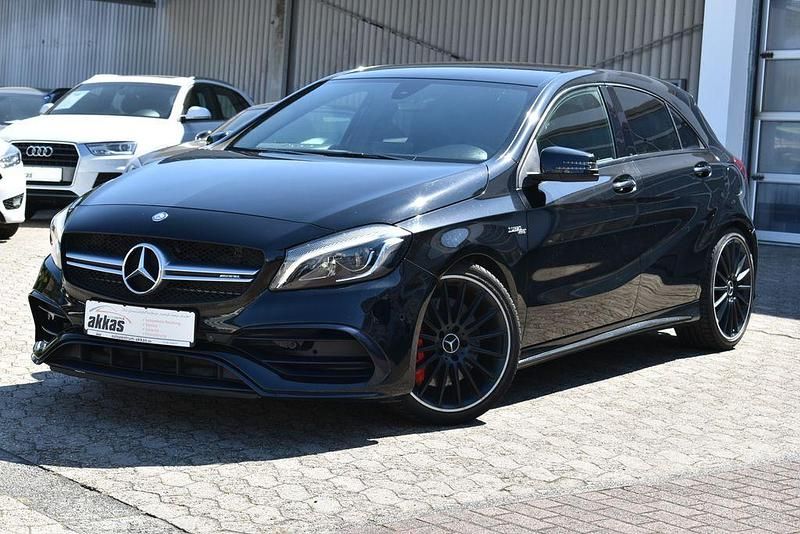 Schwarz Gebraucht 2015 Mercedes A45 AMG AMG Limousine | 22.900 € (Guter Preis) - Bild 1/4