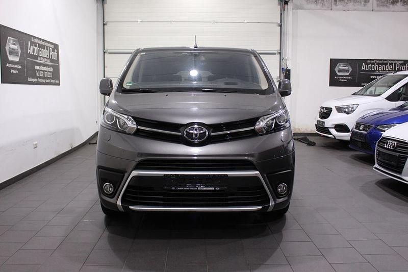 Gebraucht Toyota Proace Verso Executive 177 PS (130 kW) 2017 Grau Kombi