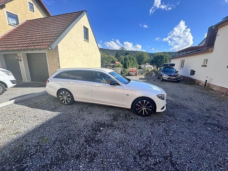 Gebraucht Mercedes E300 306 PS (225 kW) 2020 Weiß Kombi