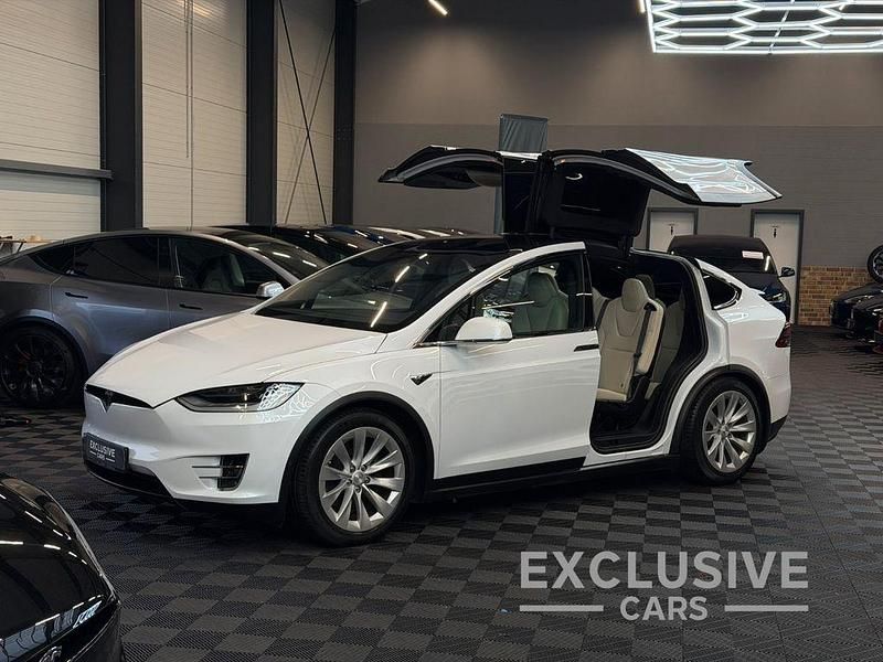 Weiß Gebraucht 2020 Tesla Model X SUV | 49.750 € (Teuer) - Bild 1/4