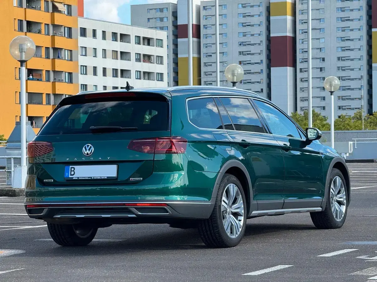 Używany VW Passat Alltrack 190 KM (139 kW) 2019 Zielony Kombi