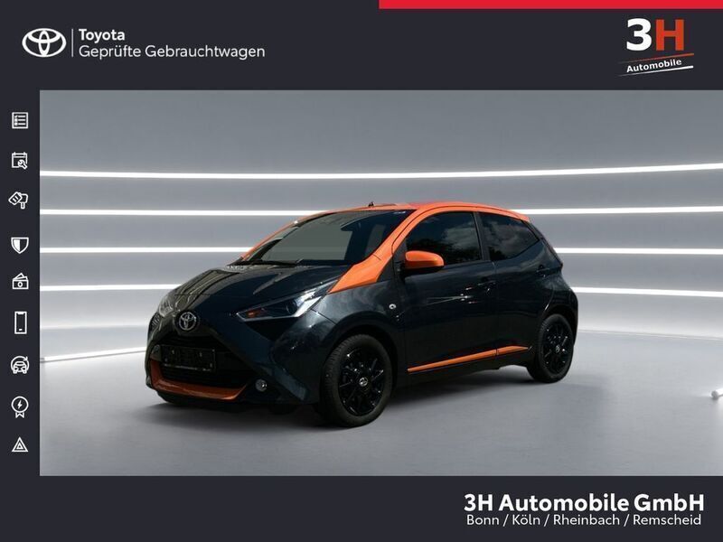 Grau Gebraucht 2020 Toyota Aygo Kleinwagen | 13.890 € (Fairer Preis) - Bild 1/4