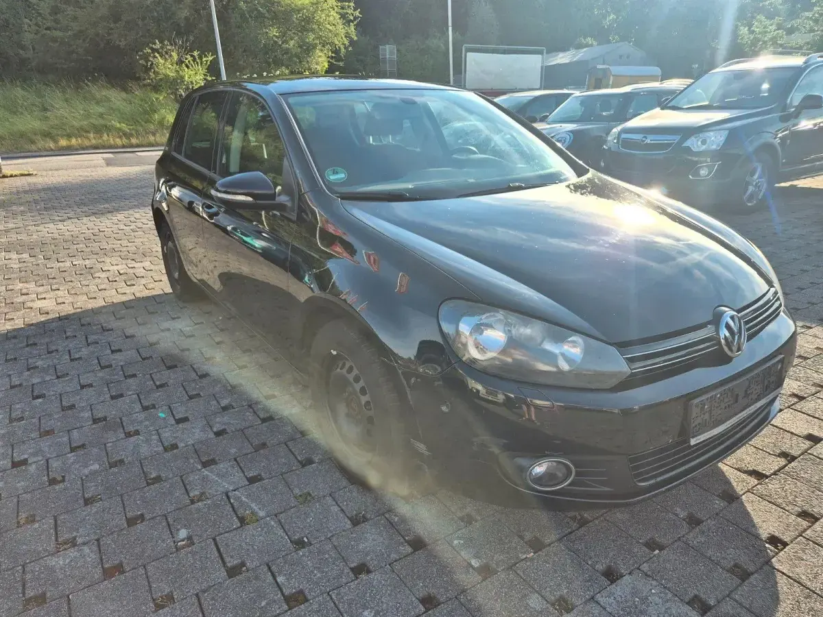 Gebraucht VW Golf VI Team 86 PS (63 kW) 2011 Schwarz Kleinwagen