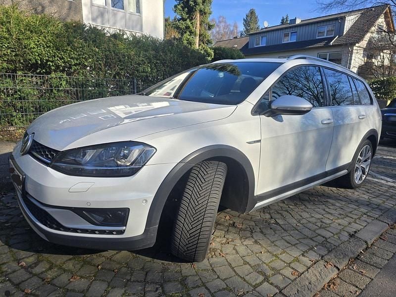 Gebraucht VW Golf Alltrack 184 PS (135 kW) 2015 Weiß Kombi