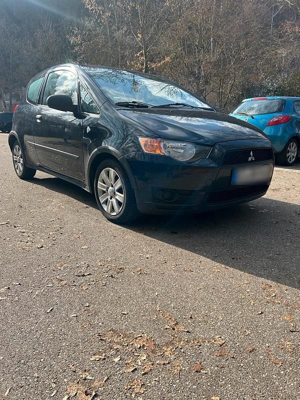 Gebraucht Mitsubishi Colt 75 PS (55 kW) 2011 Blau Kleinwagen