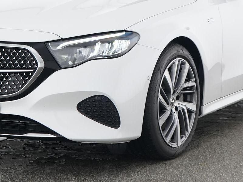 Gebraucht Mercedes E300 Advanced 313 PS (230 kW) 2025 Weiß Limousine