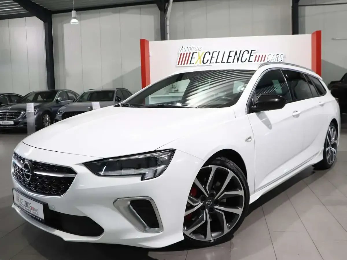 Gebraucht Opel Insignia OPC 230 PS (169 kW) 2022 White jade brilliant Kombi