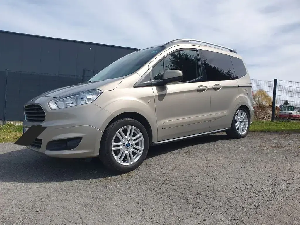 Gebraucht Ford Tourneo Courier 101 PS (74 kW) 2015 Beige Van / Kleinbus