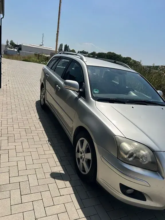 Gebraucht Toyota Avensis 126 PS (92 kW) 2006 Silber Kombi