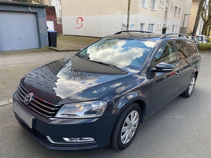 Gebraucht VW Passat Comfortline 140 PS (102 kW) 2012 Grau Kombi