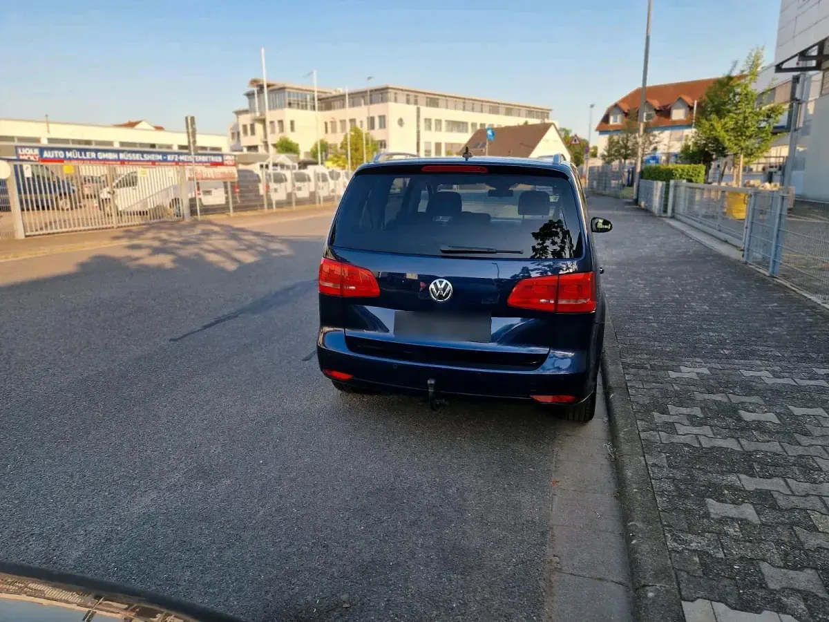 Gebraucht VW Touran 140 PS (102 kW) 2012 Schwarz Van / Kleinbus