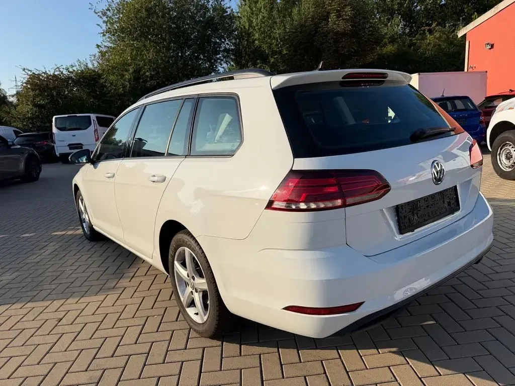 Gebraucht VW Golf VII 116 PS (85 kW) 2018 Weiß Kombi