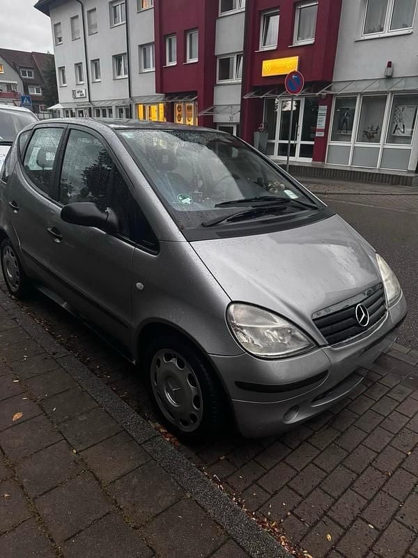 Gold Gebraucht 2000 Mercedes A160 Kleinwagen | 490 € (Superpreis) - Bild 1/4