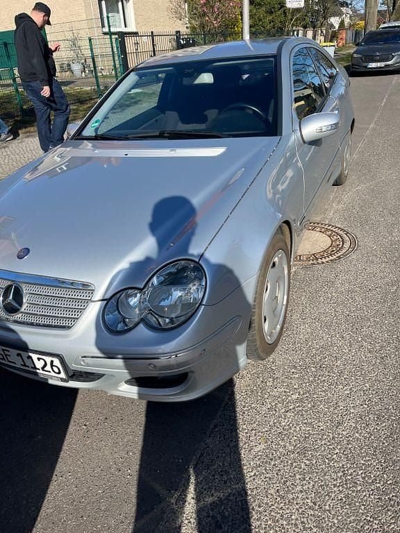 Gebraucht Mercedes C180 156 PS (114 kW) 2008 Silber Limousine