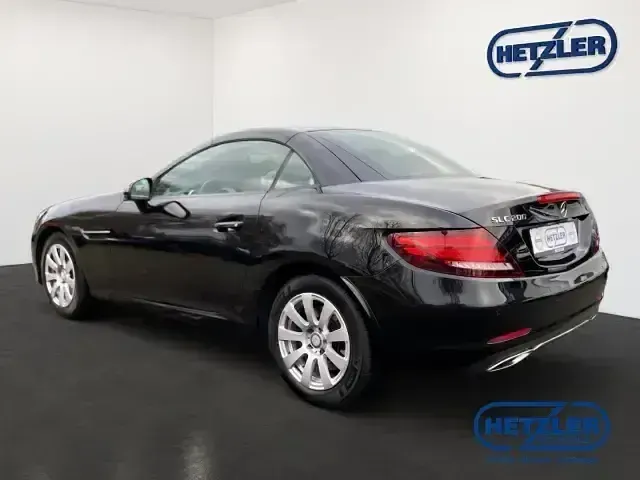 Gebraucht Mercedes SLC200 184 PS (135 kW) 2016 Obsidianschwarz  metalliclack Cabrio