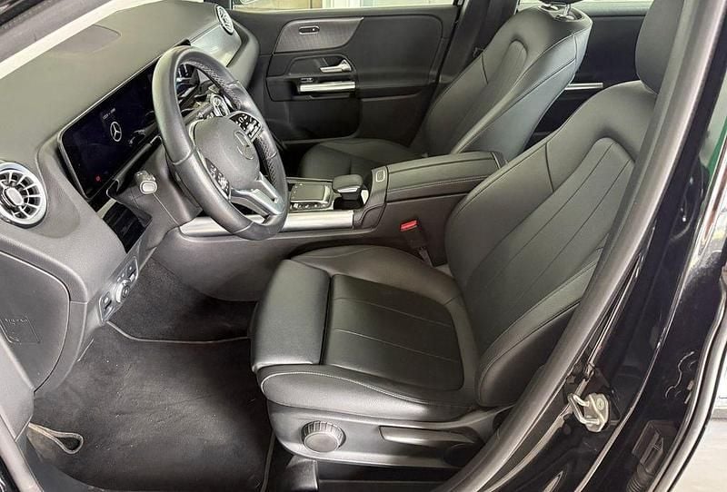 Gebraucht Mercedes B200 Progressive 163 PS (119 kW) 2021 Schwarz Van / Kleinbus