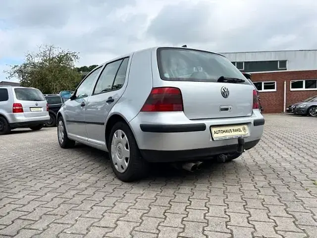 Gebraucht VW Golf IV Edition 105 PS (77 kW) 2001 Silber Limousine