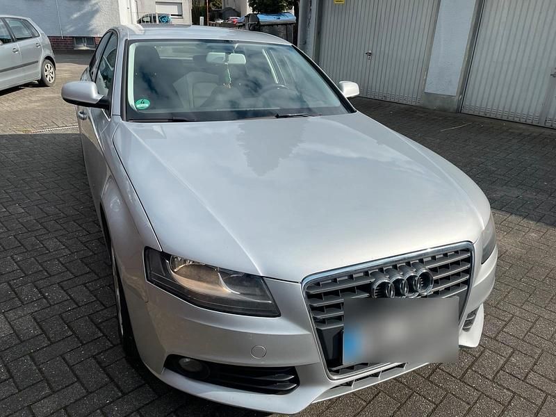 Gebraucht Audi A4 160 PS (117 kW) 2010 Silber Limousine