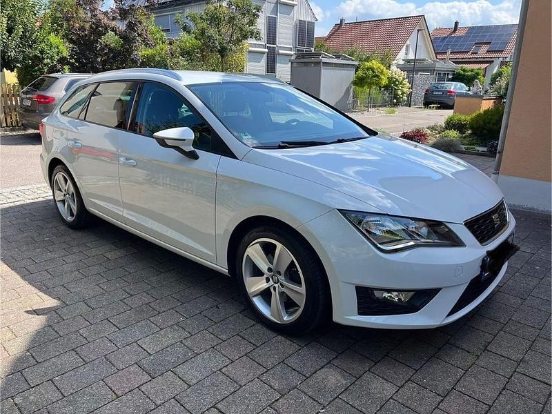 Weiß Gebraucht 2014 Seat Leon ST FR Kombi | 11.399 € (Fairer Preis) - Bild 1/4