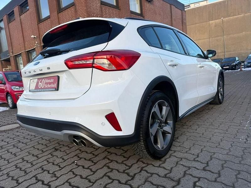 Gebraucht Ford Focus Active 125 PS (91 kW) 2019 Weiß Limousine