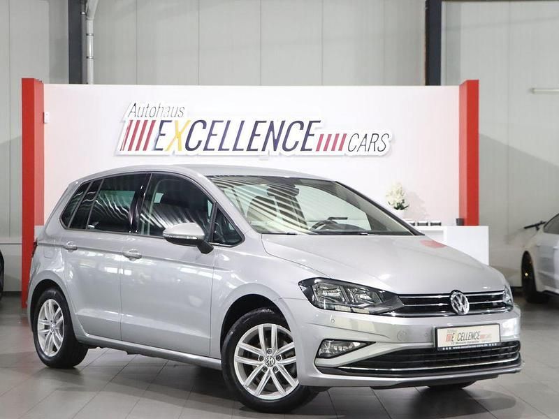 Grau Gebraucht 2018 VW Golf Sportsvan Comfortline Van / Kleinbus | 9.221 € (Guter Preis) - Bild 1/4