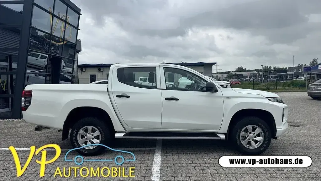 Gebraucht Mitsubishi L200 Basis 150 PS (110 kW) 2021 Weiß Pickup