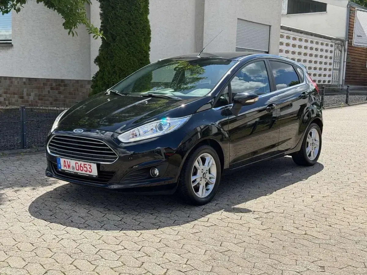 Gebraucht Ford Fiesta Titanium 101 PS (74 kW) 2017 Schwarz Kleinwagen