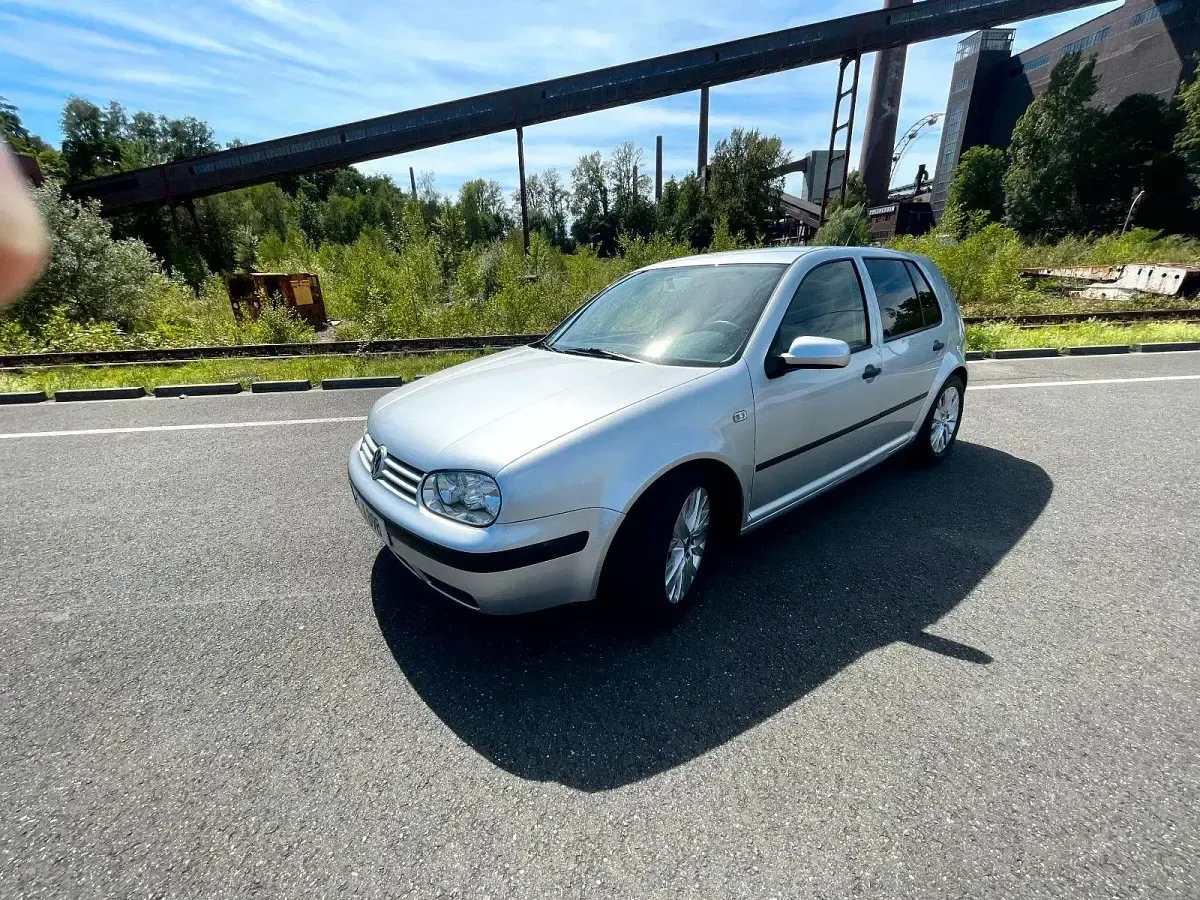 Gebraucht VW Golf IV Basis 102 PS (75 kW) 2000 Silber Limousine
